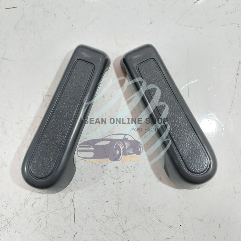 มือจับบานเลื่อนกลางของ Daihatsu Grand Max Luxio