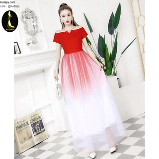 ชุดราตรีสีแดง ดีไซน์เปิดไหล่ ปิดต้นแขน แขนเสื้อสั้น กระโปรงไล่สี