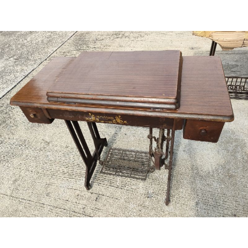 Sale โต๊ะจักรเย็บผ้า Mandarin Duck มือสอง งานเก่าคลาสสิค