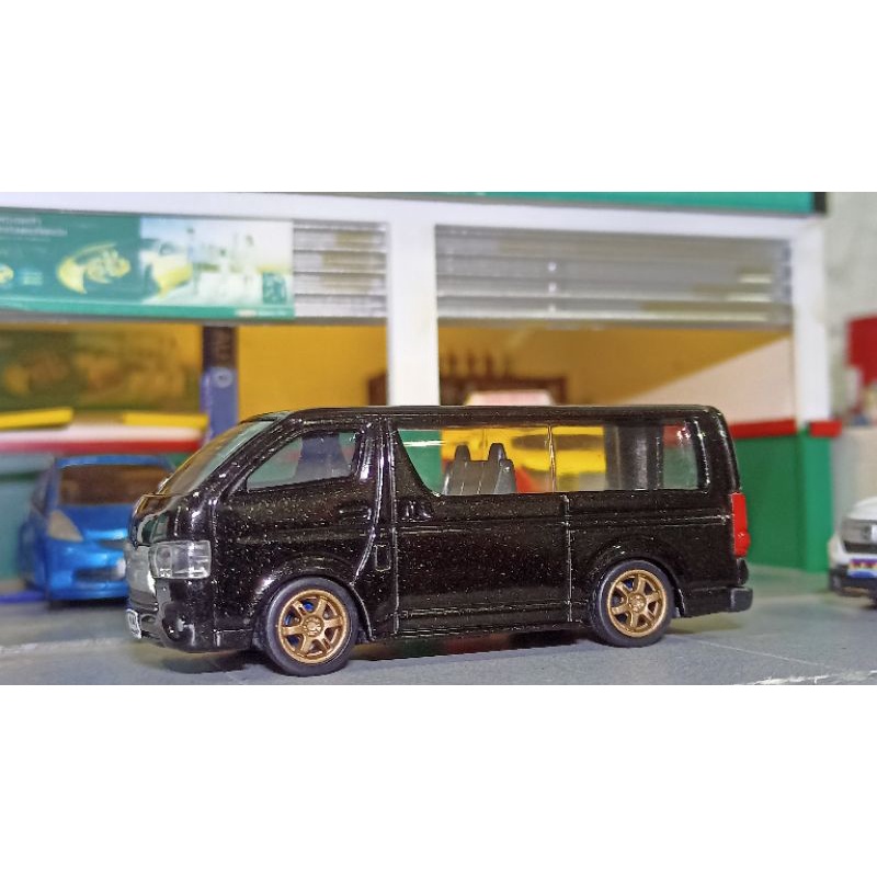 โม่งน้อย โมเดล Hiace toyota