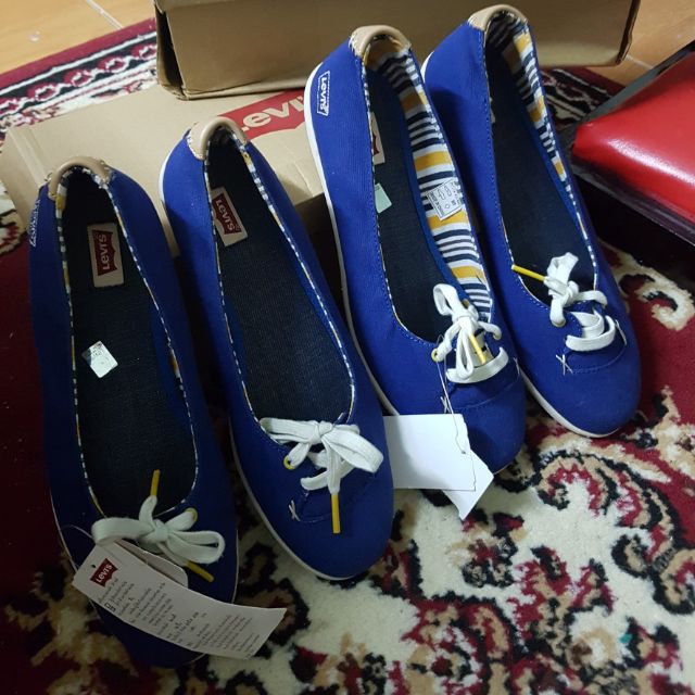 รองเท้า LEVI'S แท้ มี 2 ไซส์ 39, 41