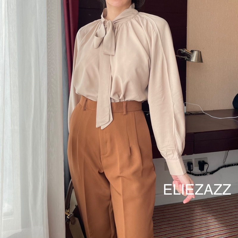 เสื้อรุ่น RIBBON ผูกโบว์ที่คอมาใหม่❗️