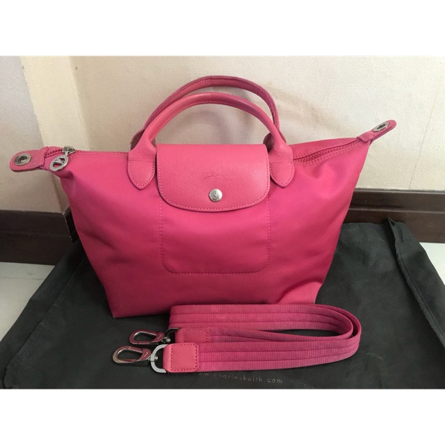 Longchamp NEO Size S แท้แน่นอน100% สีชมพู ตำหนิมุมทั้ง4มุม มีร่องรอยการใช้งาน มีมอมแมมบ้างต้องเอาทำค