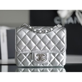 [ทักแชทก่อนสั่งซื้อ] Chanel champagne Silver  size 13.5 x 17 X 8 cm.