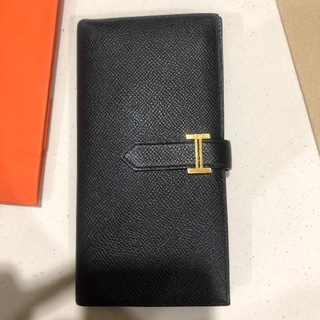 Used..Like new Hermes Bearn Wallet  Stamp A