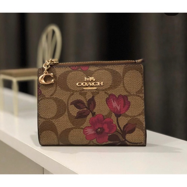 New coach กระเป๋าสตางค์ลายดอก