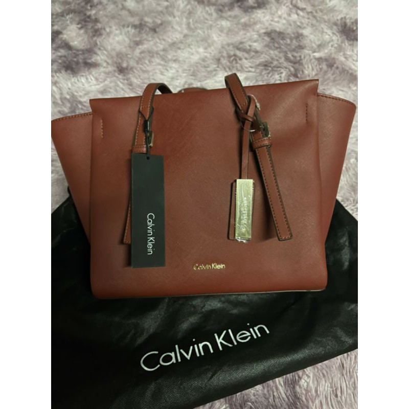 กระเป๋าแบรนด์เนมแท้100% Calvin Klein