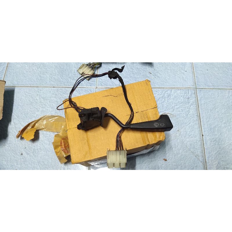 ก้านไฟเลี้ยว-ก้านปัดน้ำฝน BMW E30