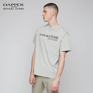 ราคาต่ำสุดDAPPER เสื้อยืด ลาย Emboss Number ทรง Relaxed Fit สีเทา (KRA1525OS)ขนาดเต็มS-3XL