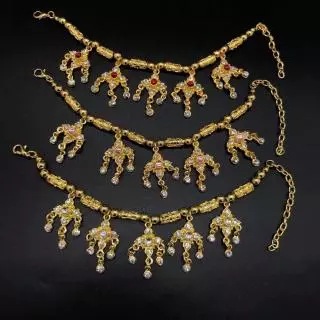ชุดไทยเครื่องประดับเพชร สร้อยข้อมือ สีทอง ประเพณีผู้หญิง 1pcs