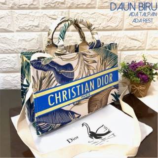 Dr Book Tote กระเป๋าผ้าใบ / Batam