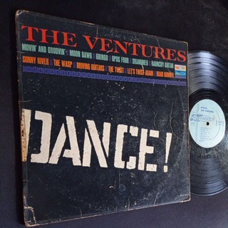 แผ่นเสียง 12 นิ้ว เพลงบรรเลง The Ventures ชุด Dance ! ทดลองฟังได้ครับ ปก ขอบ ขาดปะ ถึงมีริ้วรอยบางๆ ใช้งานได้ตลอดแผ่น