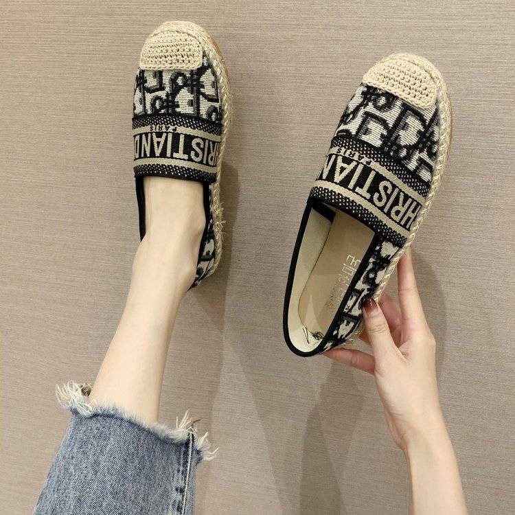 ส่งจากในไทย อย่าลืม +1sizeรองเท้าถักเย็บผู้หญิง รองเท้าผ้าใบผู้หญิง พื้นแบน ใหม่แฟชั่นหน้าร้อน รองเท้าลำลองผู้หญิงใส่ง