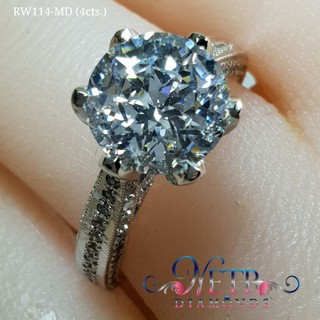 แหวนเพชร 4 กะรัต ดีไซน์หรูหราอลังการ เพชรเลียนแบบเพชรแท้ ทำจาก เพชร CZ, Cubic Zirconia หรือ เพชรโคลนนิ่ง เพชรสังเคราะห์