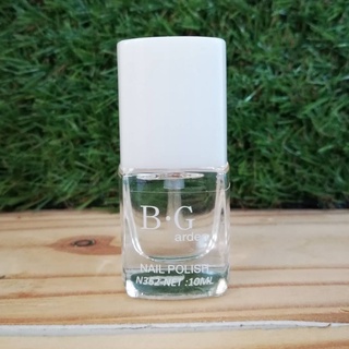 สีทาเล็บแบบเคลือบใส B.Garden  
ขนาด 1ขวด 10 ml.