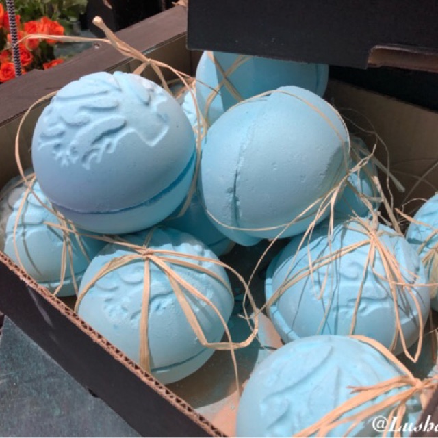 (ของใหม่) Lush Seaweed Giant Bombshell Bath Bomb 330g. unicornlover