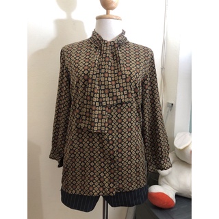 Used Burberry print shirt Size 7/S อกไม่เกิน 34-35 นิ้ว