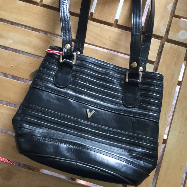 กระเป๋าสะพายข้าง Valentino แท้ มือสอง ขนาด25*20cm