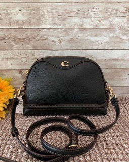 Coach โดมมินิ รุ่นใหม่ มีสายสะพายไม่มีที่จับ