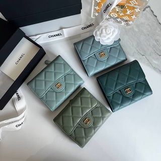 CHANEL SHORT WALLET WALLET CAVEAR C03 💎เป็นหนังที่มีเม็ดเล็กแล้วก็เงาสวยแข็งแรง💛