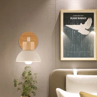 Nordic ไม้โคมไฟข้างเตียง Modern Wall Sconce สำหรับห้องนอนอ่านโคมไฟสีขาวพวงมาลัยหัว E27บ้าน