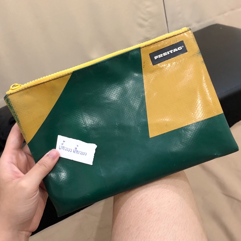 กระเป๋าFreitag chuck มือ2 สีเขียวเหลือง