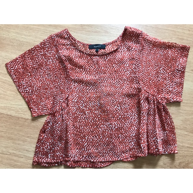 เสื้อ crop ยี่ห้อ exact. ขนาด s