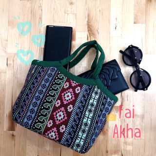 FAI​ AKHA -​ lunch bag กระเป๋าผ้า​ทอมือ

ลายพื้นเมือง​ ขลิบสีเขียว