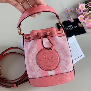 👑ผ่อน0%~แท้100%👑C8322 กระเป๋าสะพาย Coach Mini Dempsey Bucket Bag