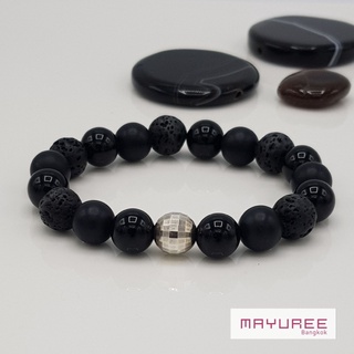 สร้อยข้อมือหินลาวา (Lava) และหินแบล็ค อาเกต (Black agate) ขนาด 10 มิล ประดับด้วยลูกปัดเงินแท้ 92.5%