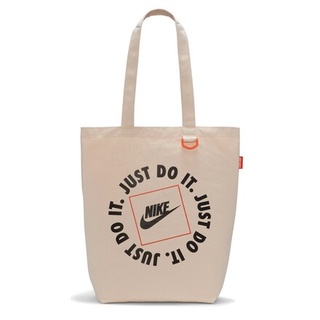 Nike Bag Unisex Heritage GFX JDI Tote Bag - Cream ไนกี้ กระเป๋า สะพาย สีครีม ของแท้ 100%