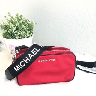 Michael Kors camera crossbody bag  ขนาด 20*11*6 cm