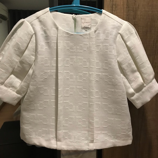 เสื้อ lynaround ขนาด s