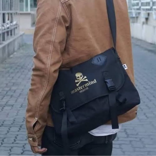 (แท้100%/พร้อมส่ง) Mastermind homme shoulder bag กระเป๋าสะพายดำ