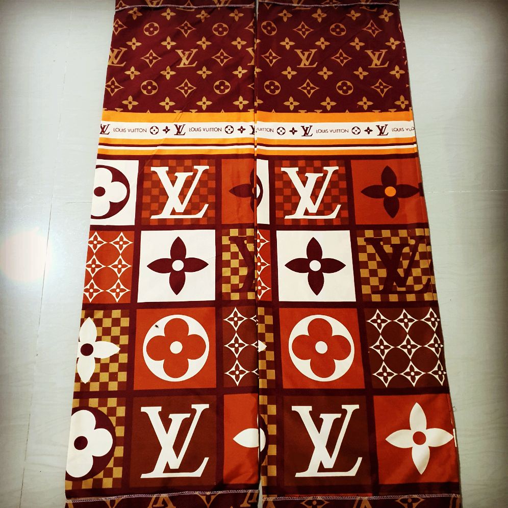 ปลอกหมอนข้าง ลายหลุยส์สีน้าตาล* (รับปลอกหมอนข้าง 2 ใบ)ขนาดมาตรฐาน ผ้าCotton สีไม่ตก