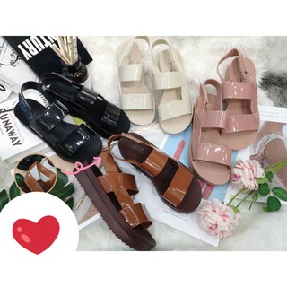 1คู่***รองเท้าแฟชั่นผู้หญิง ส้นหนา รัดส้น (จัดคละสี) มี size 36-40