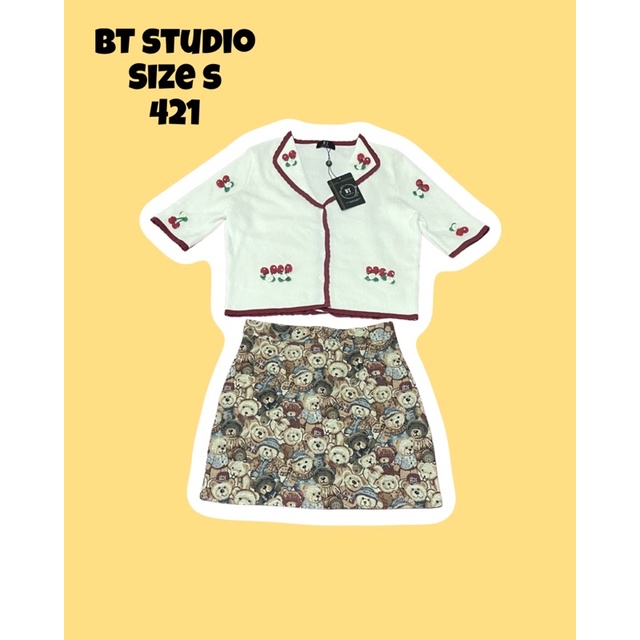 set เสื้อ กระโปรง ป้ายห้อย BT studio size s