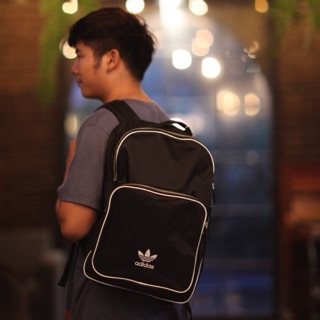 กระเป๋าเป้adidas