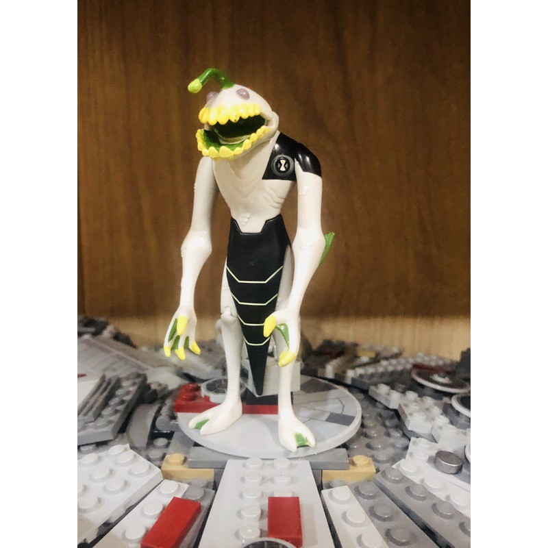 Ben 10 Alien Collection Series 1 RipJaws Action Figure (loose)