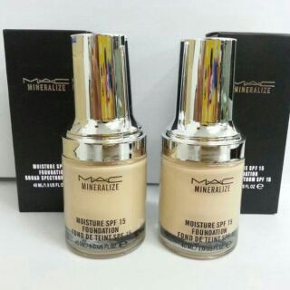 รองพื้น Mac Mineralize Moisture SPF15 Foundation ฝาเงิน