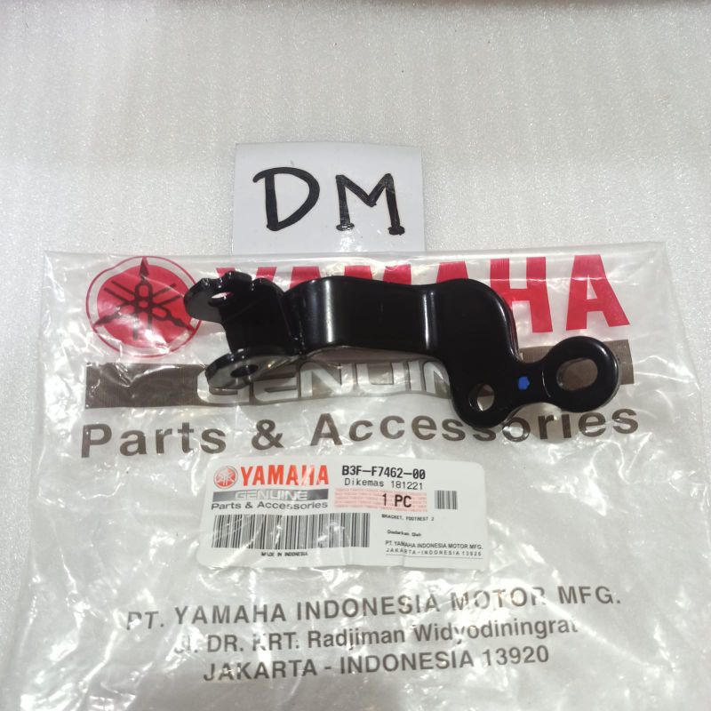 ขายึดพักเท้าด้านหลังขวา Lexi B3F-F7462-00 แท้ Yamaha YGP