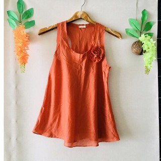 เสื้อ As•Ma แขนกุดสีส้มแต่งดอกไม้น่ารัก อกฟรี-34,ยาว25 มือสองญี่ปุ่น สวยใหม่มาก