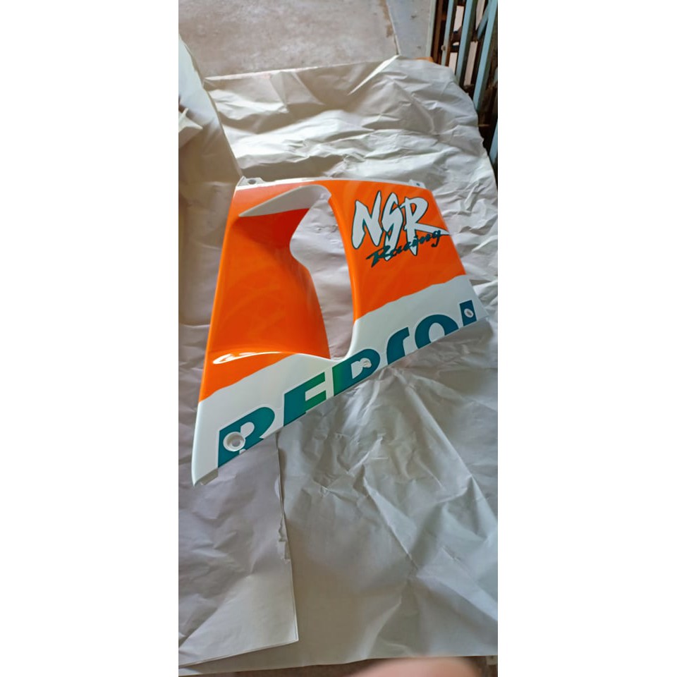 Fairing NSR 150 SP PROARM ชุดสี แฟริ่งกลางขวาของแท้จากฮอนด้า ใหม่มือหนึ่ง แปะสติ๊กเกอร์ พร้อมใช้งานไ