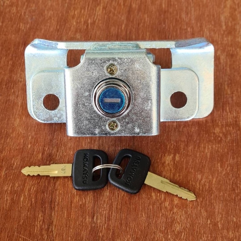 ล็อกฝากระโปรงหลังโคมัตสุPC60-8 PC70-8 PC56-7