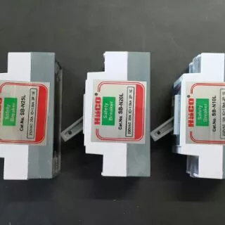 Haco เบรกเกอร์ มีสัญญาณไฟ10A, 16A 20A, 25A 32A (แถม!!กล่องครอบเบรกเกอร์)