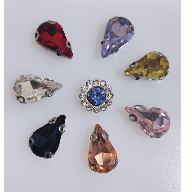 ต้องการมากที่สุด.. GLASS DROP DIAMOND 8x13 1 BOARD(48PCs)