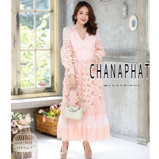 Maxi เดรสสีชมพู แขนยาว แต่งลูกไม้ งานป้าย CHANAPHAT