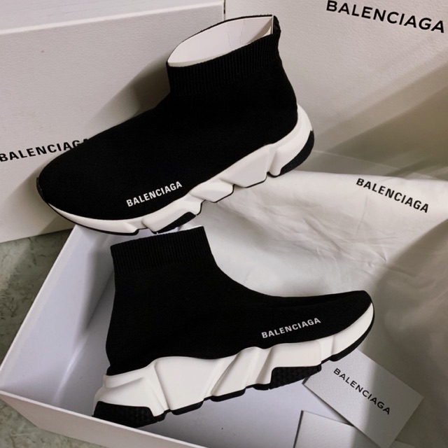 Super like new balenciaga speed trainer size 37.
