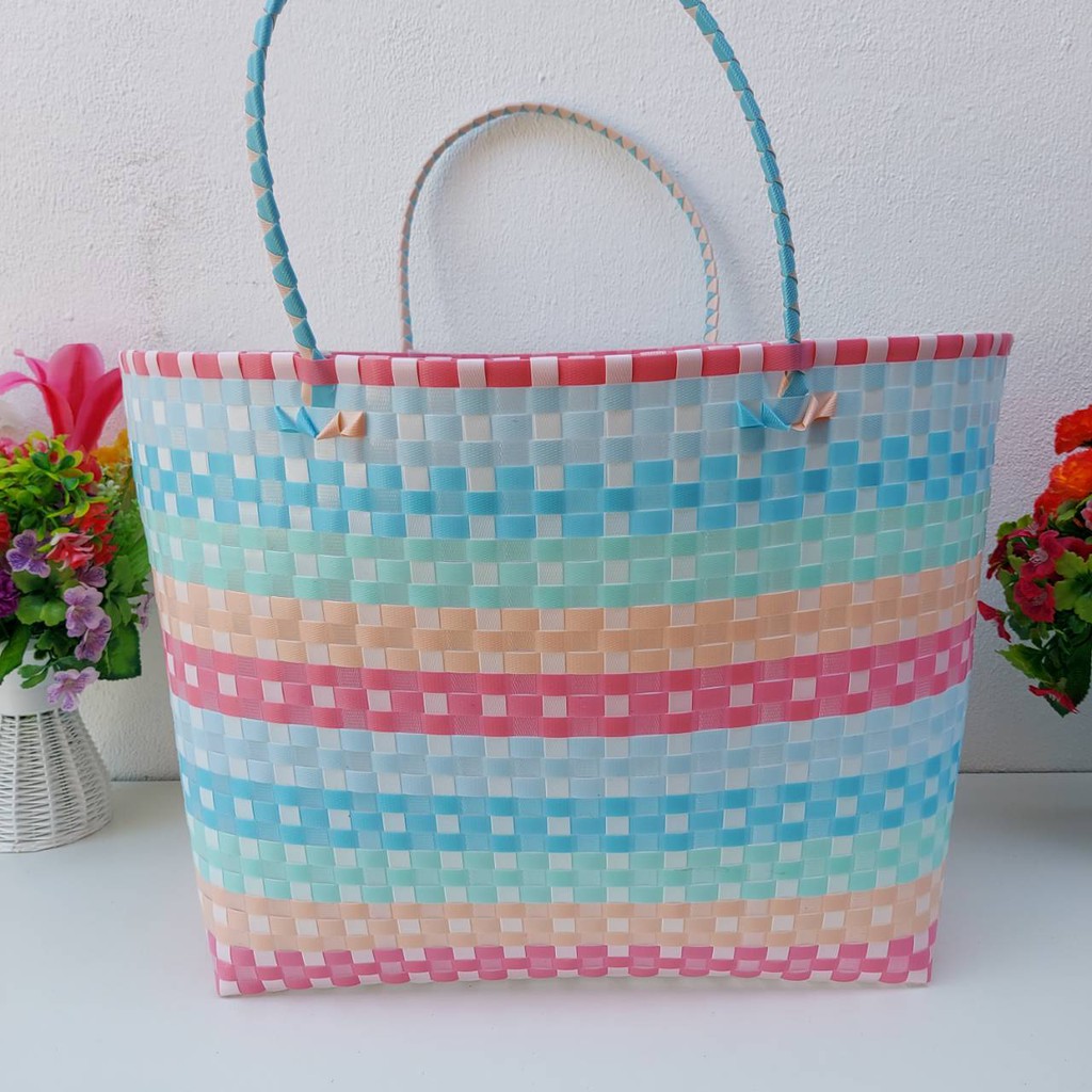 กระเป๋าสานเส้นพลาสติกสวยๆ ซุปเปอร์จัมโบ้ กว้าง25.5ยาว46สูง37CM ขอบปากกระเป๋า