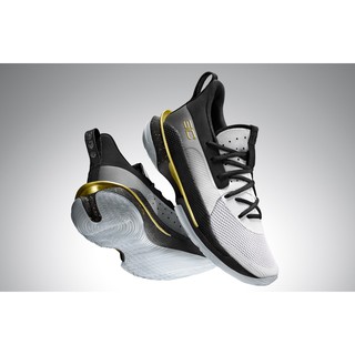 UA TB CURRY 7 3023300-104